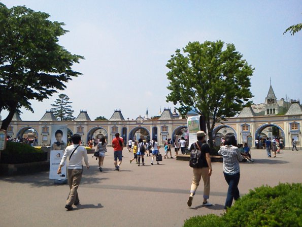 201206031129